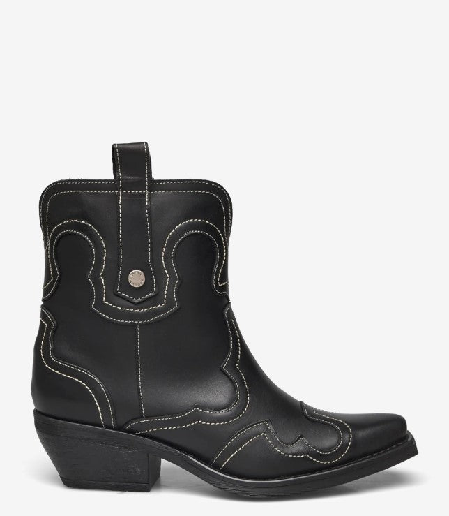 WAYNOA BLACK LEATHER