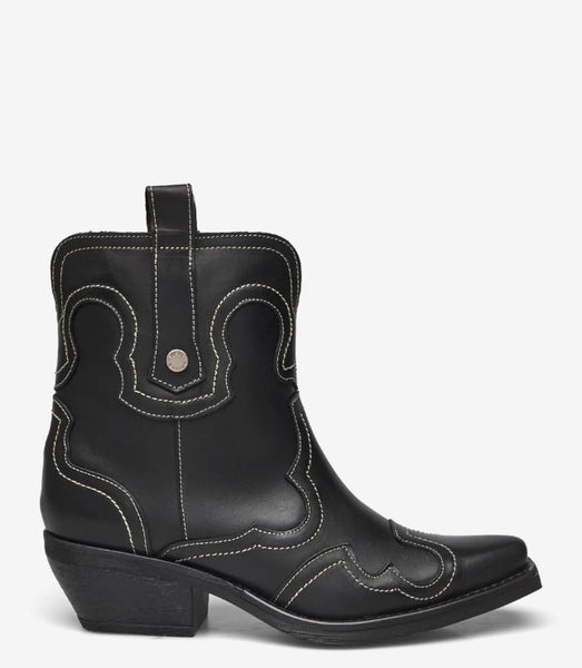 WAYNOA BLACK LEATHER
